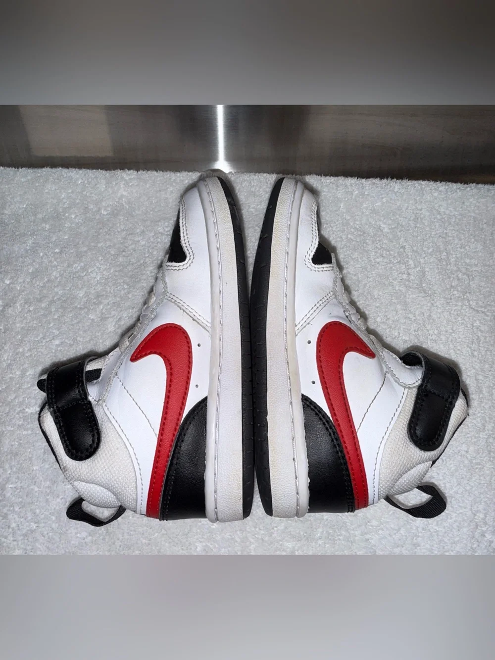 Nike Court Borough Mid 2 White Red Black Kids High-Top Sneaker Size 11C